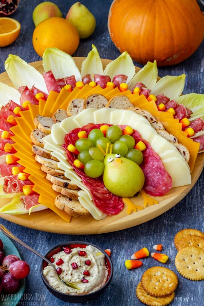 thanksgiving charcuterie board 