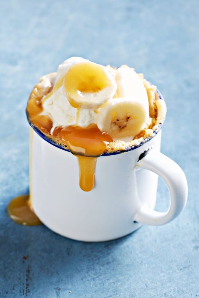 2-Minute Banana & White Chocolate Mug Cake