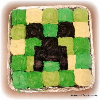 Minecraft Creeper Cupcake Cake