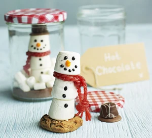 Snow Globe Hot Chocolate Mason Jar