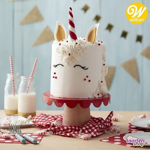 Christmas Unicorn Cake
