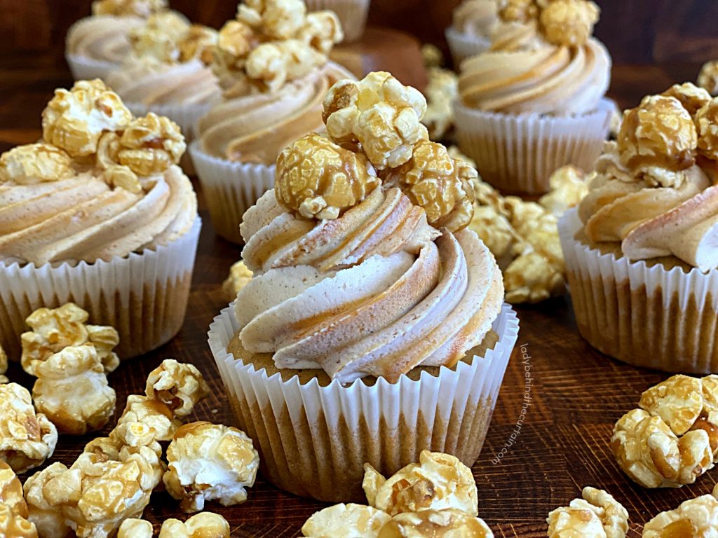 thanksgiving cupcakes caramel corn cupcakes