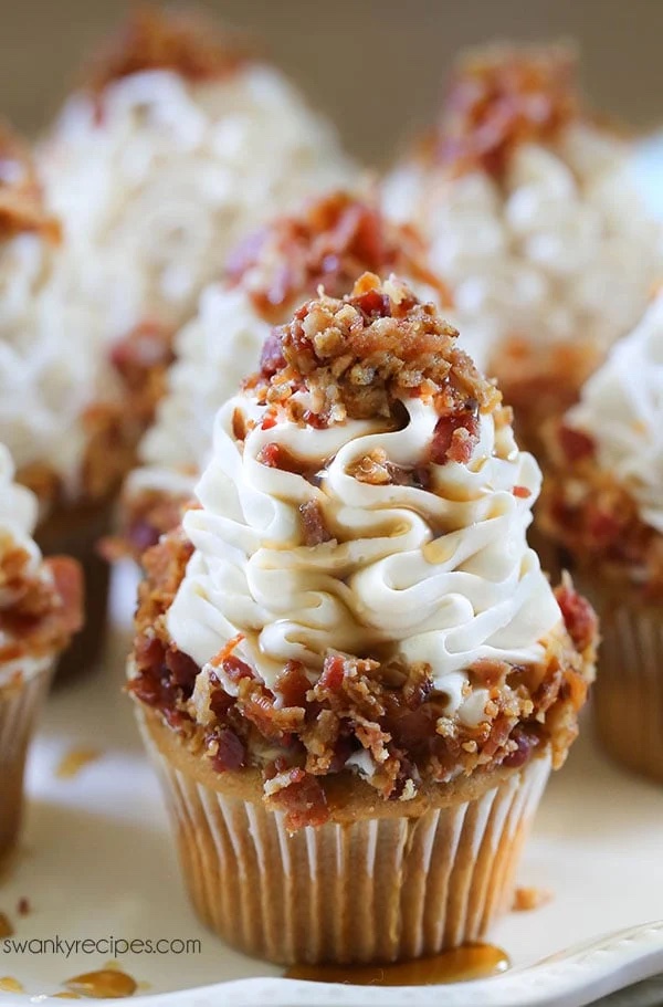 thanksgiving cupcakes maple bacon cupcakes