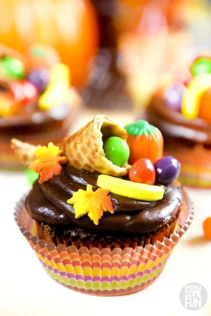 thanksgiving cupcakes with cornucopias