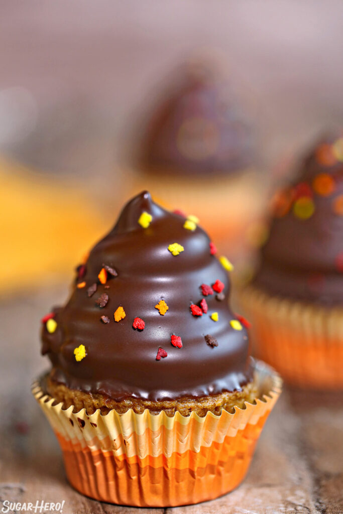 pumpkin spice hi-hat cupcakes