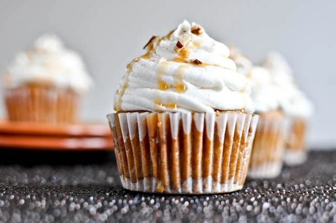 sweet potato pie cupcakes with marshmallow frosting