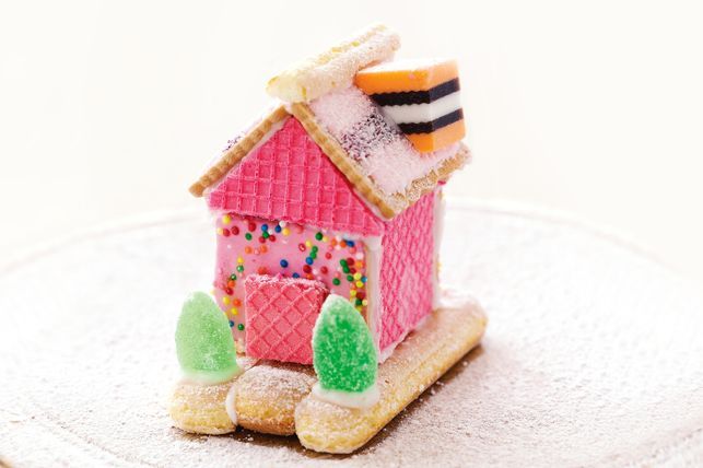Easy Biscuit Gingerbread House