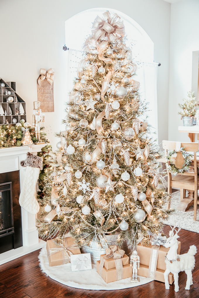 Elegant Silver & Gold Christmas Tree