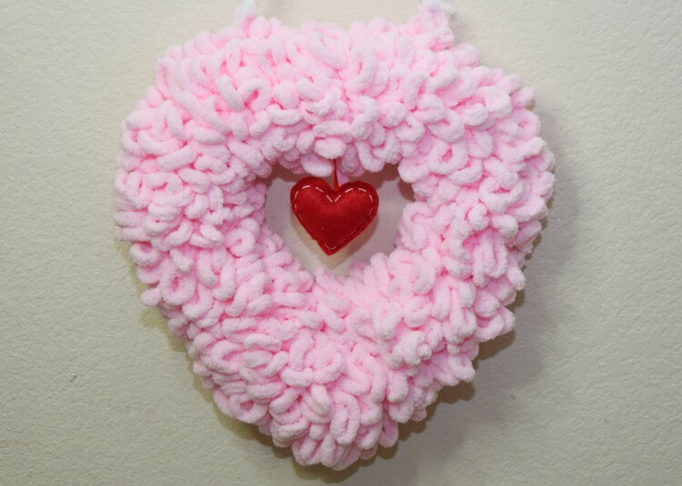 Loop Yarn Heart Wreath