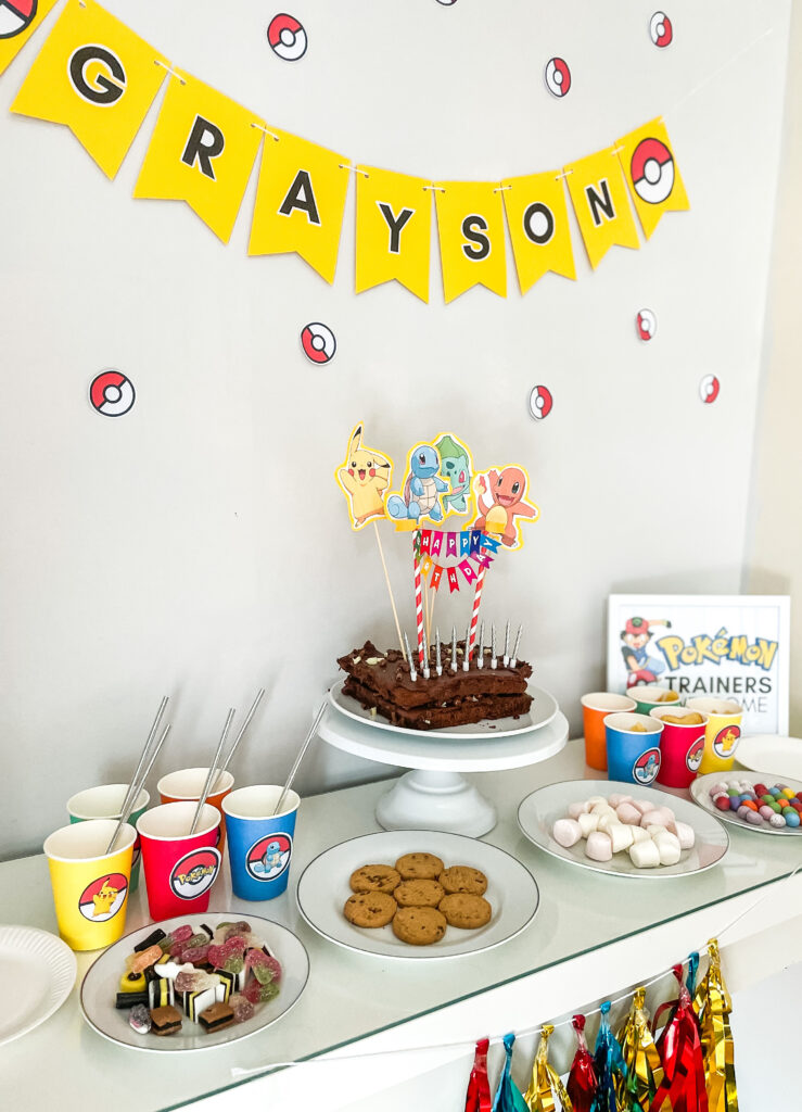 Homemade Pokemon party favors #pokemon #candybouquets #diy Pokemon birthday party, Pokemon party favors, Pokemon birthday