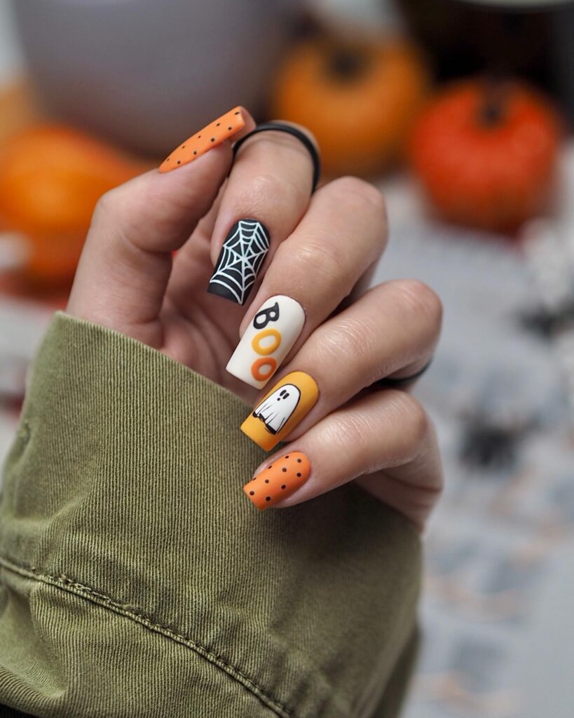 boo Halloween nails