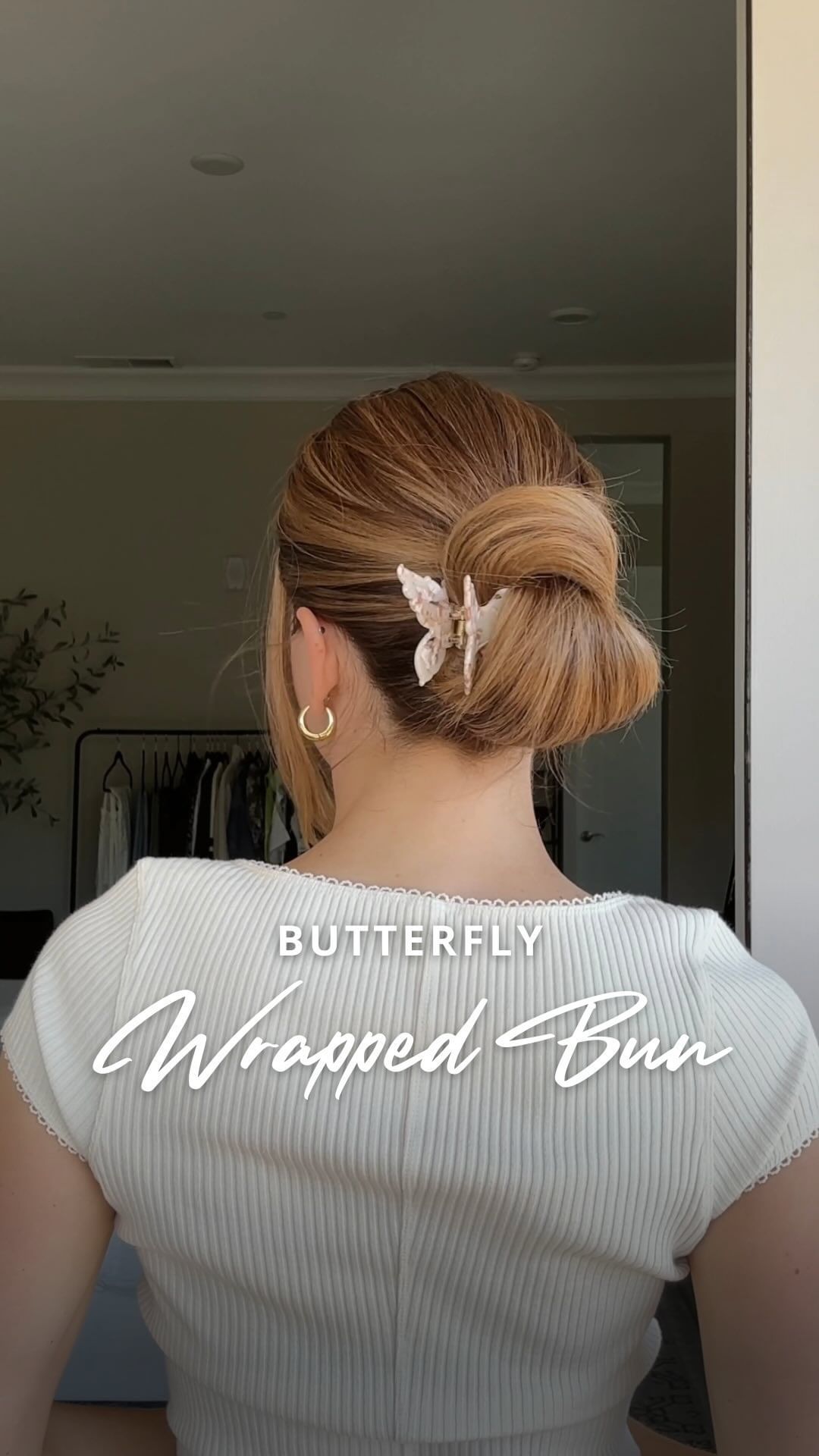 Butterfly Claw Clip Bun: Stylish Hair Accent for Every Occasion