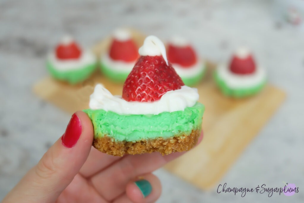 grinch mini cheesecake
