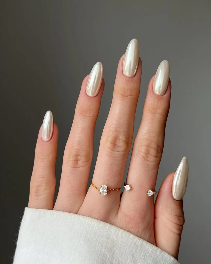 vanilla chrome nails